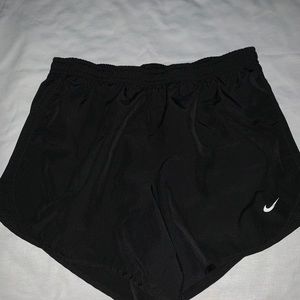 Nike girls black short L